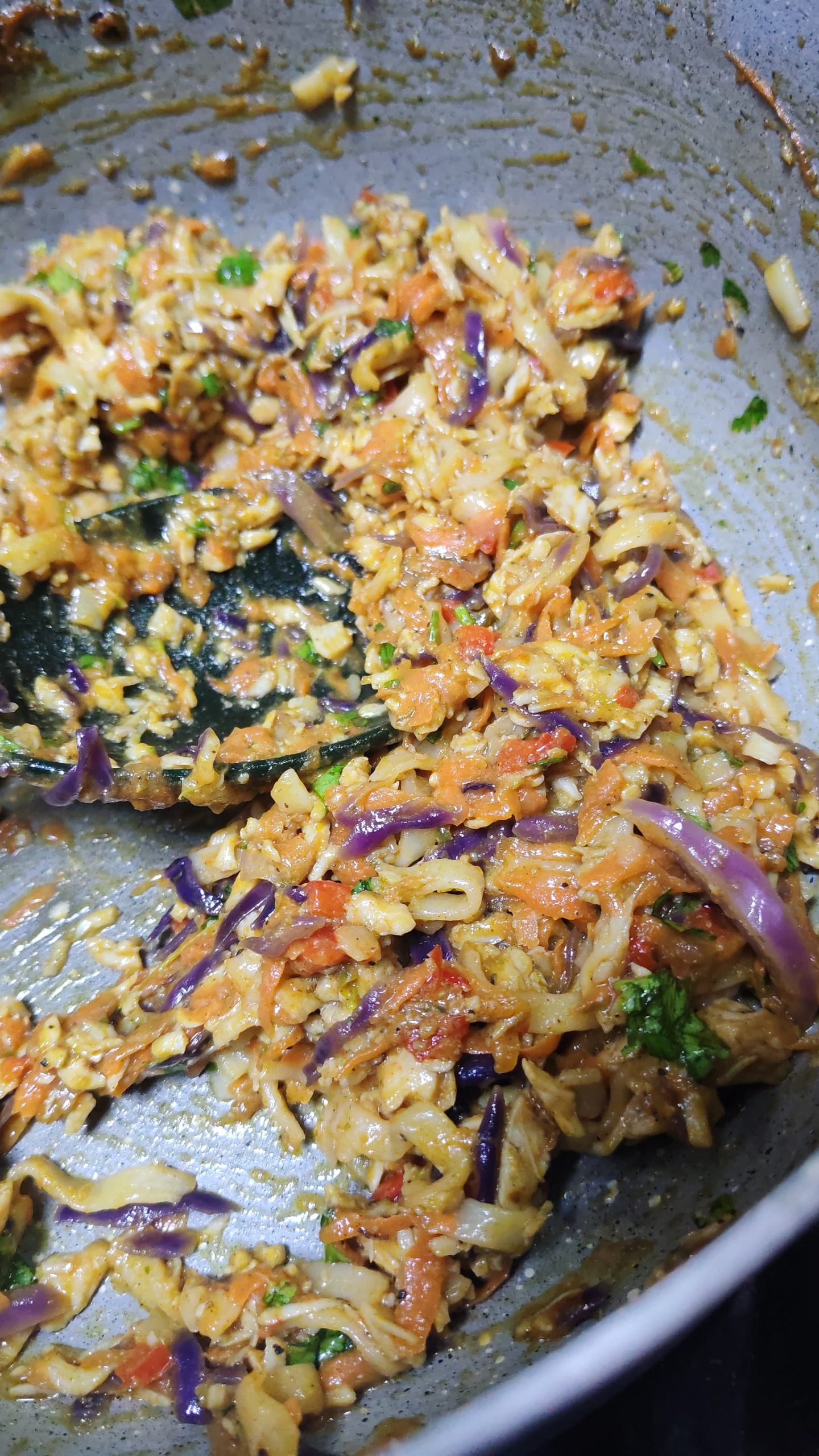 Chicken Stir Fry Spring Rolls - 1 dozen - Image 4